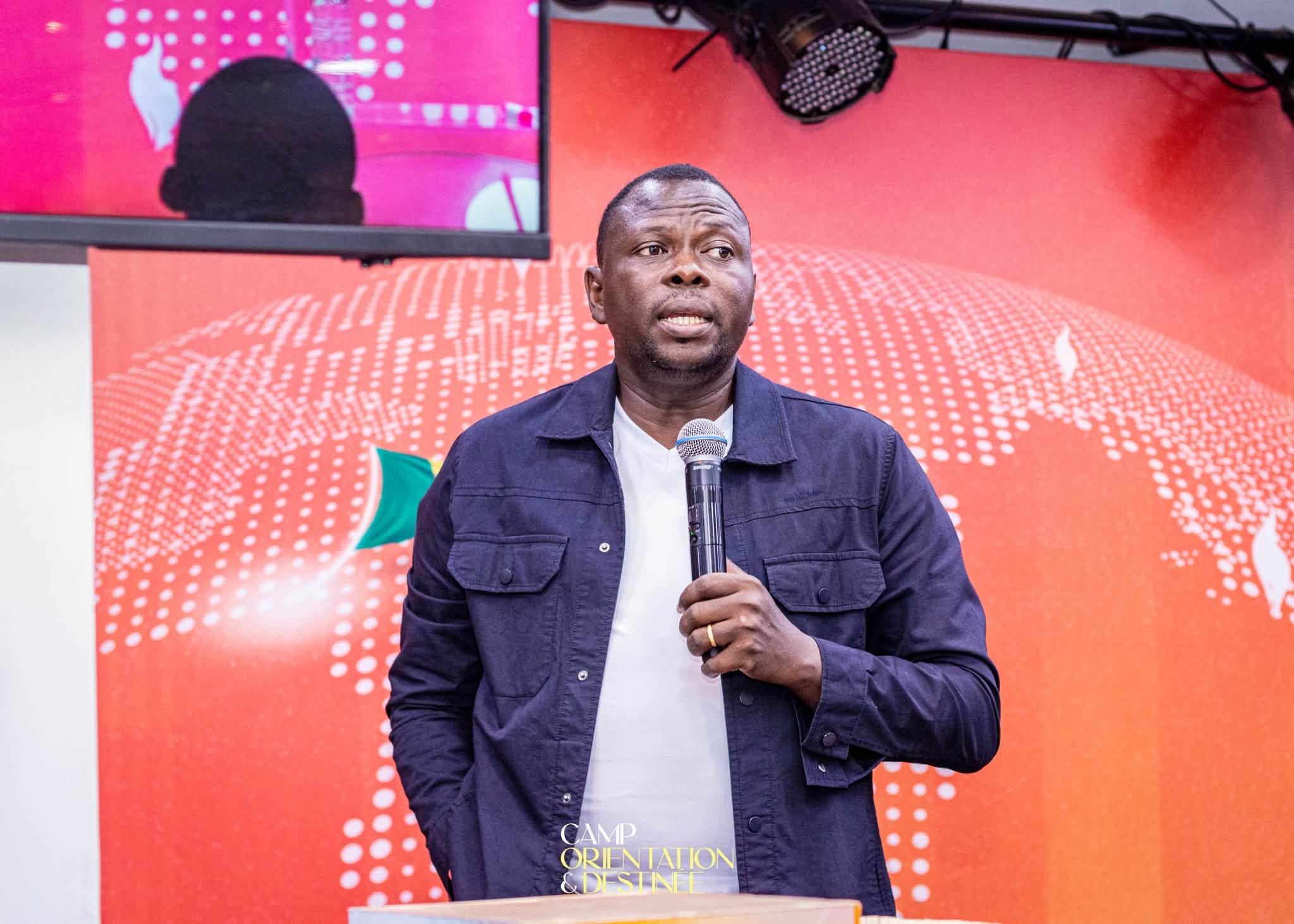 Samuel GBEKOU en intervention au Camp Orientation & Destinée.